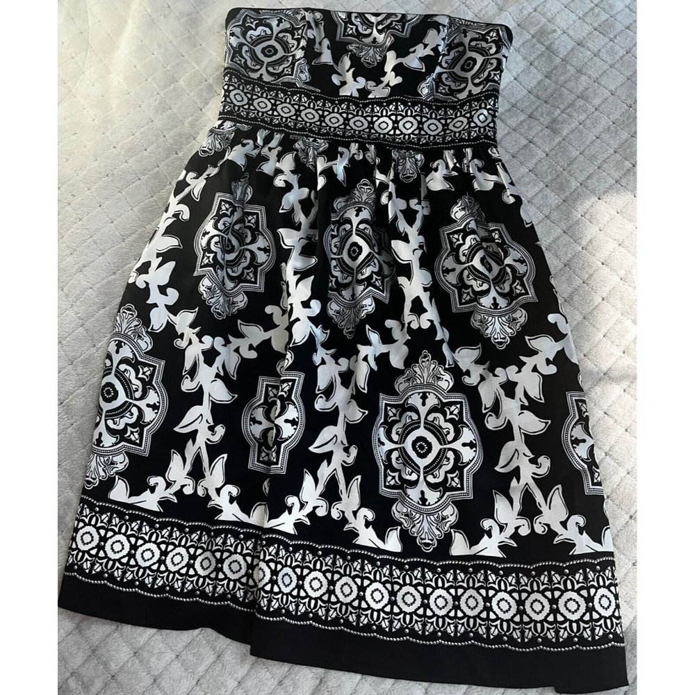 White House/Black Market Chic Dress Sz 0 Strapless Black White Cocktail